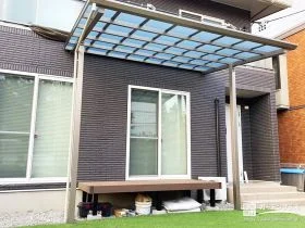 天候を気にせず使える、暮らしが広がるウッドデッキ空間[施工後]