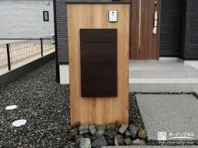 玄関まわりを温かく彩る、木目調デザインのやさしい門まわり[施工後]