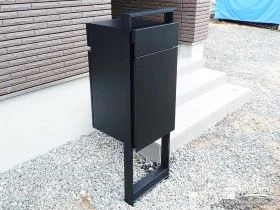 “受け取りのストレス０”を叶える。どこにでも置きやすい宅配ボックス[施工後]