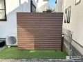 お庭の視線対策に木目調のナチュラルなフェンスを設置した工事