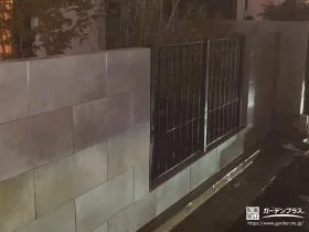 門柱と美しくつながる、タイル袖壁とフェンスで整えた安心感のある外構[施工後]