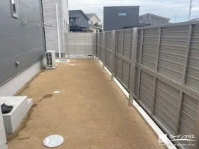 しっかり目隠しをする2段支柱のフェンス[施工後]