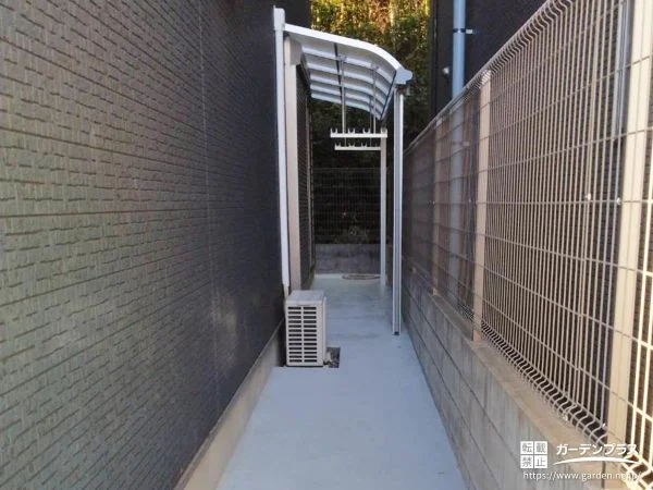 No.27926 犬走りを洗濯物干し等の家事空間として活用するリフォーム工事[施工後]