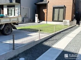 風と光を通し圧迫感を感じさせないメッシュフェンスをの設置工事