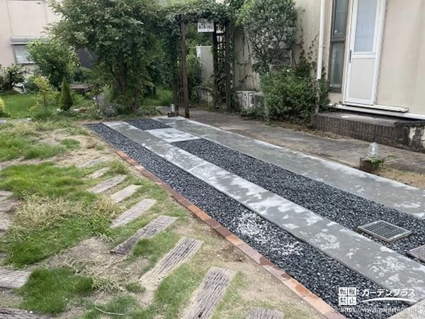 No.27948 コンクリートと砂利スリットで使いやすく整えた駐車スペース工事[施工後]