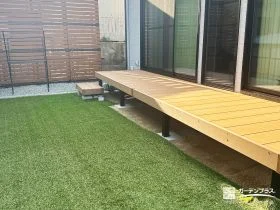 視線を遮り開放感を楽しむ、ウッドデッキのあるプライベート空間[施工後]