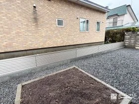 ステンカラーでスタイリッシュに視線をカットするフェンス工事