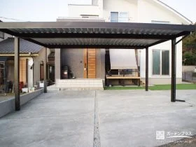 雪から愛車を守る、頑強な折板屋根のカーポート[施工後]