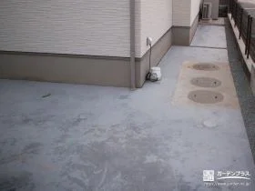 物への湿気を防ぎ、家事動線を整えるコンクリート犬走り[施工後]