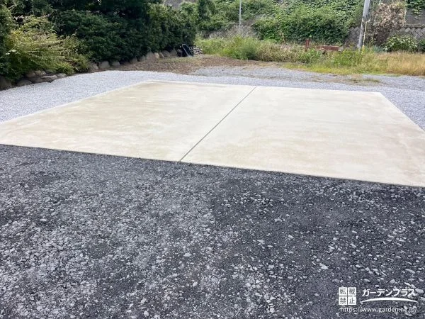 コンクリートの駐車スペースでお車の出入りをスムーズにした工事
