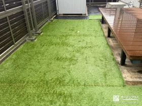 雑草が生えにくくお手入れの手間がかからない人工芝のお庭[施工後]
