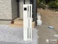 お家の顔として佇む、スリムでスタイリッシュな機能門柱