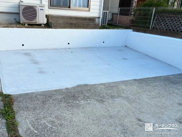 前庭を解体してコンクリートを打設した駐車スペース拡張工事