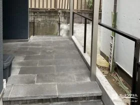 日常生活も送りやすく、おしゃれな雑草対策にもなるインターロッキング[施工後]