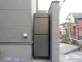 門柱裏に設置した生活感を感じさせない宅配ボックス