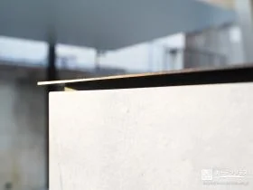 門柱を引き締める笠木
