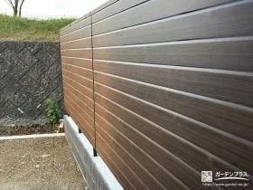 お庭のプライバシーを守る目隠しフェンス[施工後]