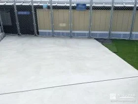 土間コンクリートでお庭の足元をすっきりと平らに整えた工事