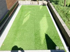 メンテナンスフリーで年中鮮やかな人工芝の庭[施工後]