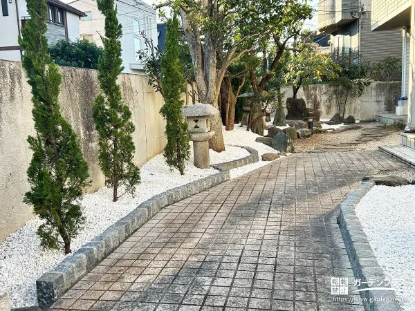 コンクリート下地で叶える白砂利の和モダン庭園リフォーム工事