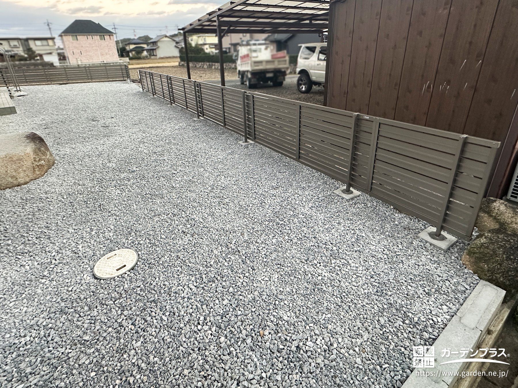 雑草の悩みを根底から解決。プロ仕様の防草対策