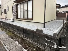 お住まいの基礎を支える土留めと犬走りの雑草対策[施工後]