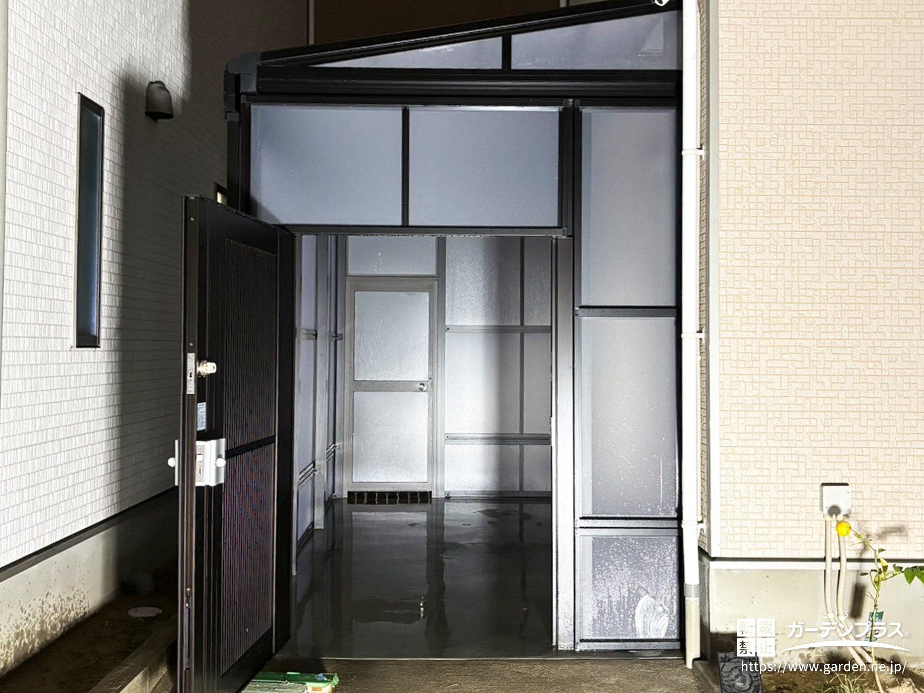 雨や風を気にせず利用できるストックヤード