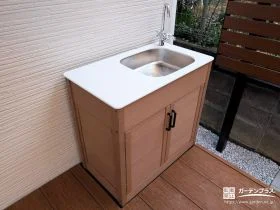 デッキ上の食事を気軽に楽しむガーデンシンク[施工後]