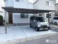 フラット屋根のカーポートで駐車スペースをすっきり整えた工事