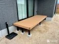 人工木製で腐食等の心配がないウッドデッキ