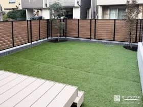 外からの視線をやさしく遮る、木目調フェンスの主庭リフォーム[施工後]