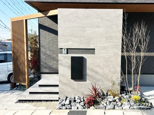 住まいの顔となる、存在感ある門柱デザイン