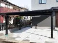 ブラックマットのカーポートで重厚感を演出する駐車スペース工事