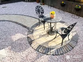 曲線の園路が生む、やわらかな動線計画[施工後]