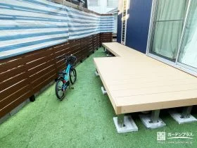 デッキと人工芝で広がる、使いやすい主庭[施工後]