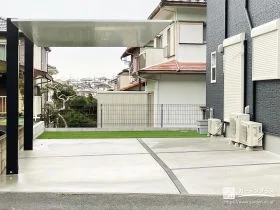 無駄を省いた、美しい駐車スペース設計[施工後]