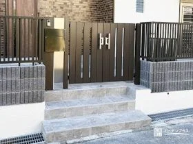 格調高い「家の顔」を作る、重厚な門周り[施工後]