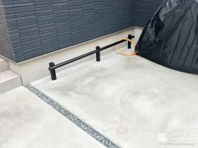 砂利スリット入りで日々快適な駐車スペース[施工後]