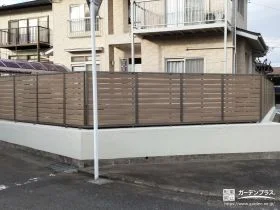 生垣から目隠しフェンスへすっきりリフォームして整えた工事