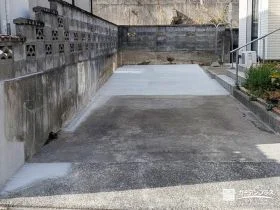 雑草の悩みを解消し駐車しやすく整えた土間コンクリート打設工事