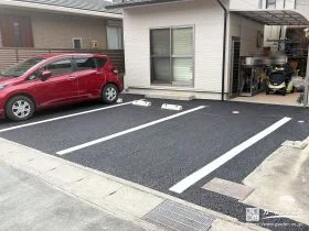 透水性アスファルトでしっかり雑草を防いだ駐車スぺース工事
