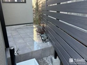 木目調が優しい印象の目隠しフェンス[施工後]