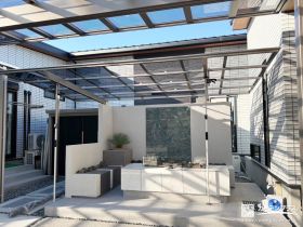 カーポートと物置を設置し多目的に使える外構空間を整えた工事