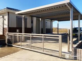 4台用カーポートで暮らしが変わる、雪にも強い駐車スペース外構