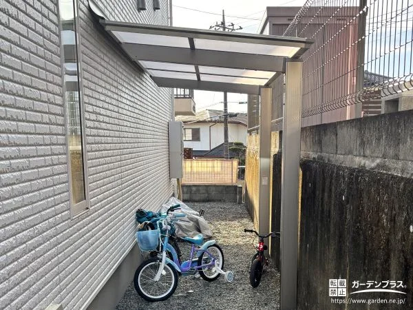 雨に濡れない駐輪スペースづくりに便利な独立テラス屋根設置工事