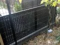 敷地境界をすっきり整えるブラックの境界フェンス設置工事