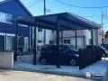 広々とした3台用の駐車スペース
