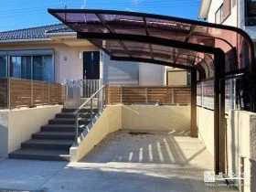 駐車しやすさを整えた、カーポート付きの駐車スペース[施工後]