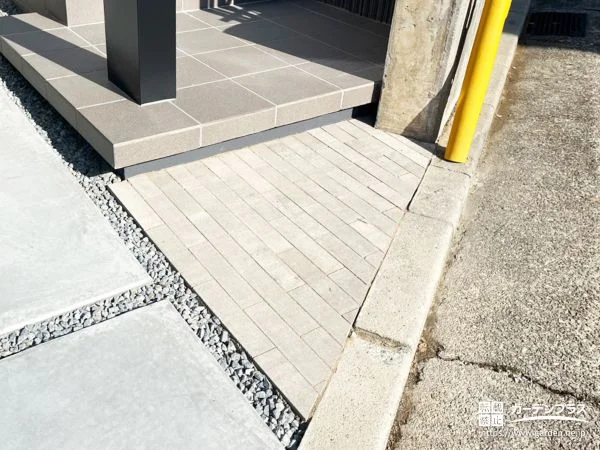 直線で整える、インターロッキングアプローチ