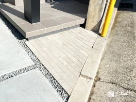 直線で整える、インターロッキングアプローチ[施工後]